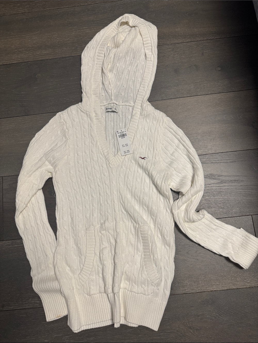 Hollister NWT knit sweater hoodie size M